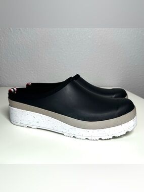 HUNTER Slip On Black Speckled Sole Vegan Women’s Size 8